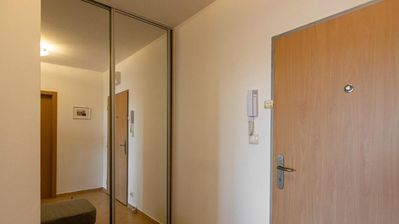 2 Room Apartment With Terrace, New Building, Jegeho Братислава Екстериор снимка