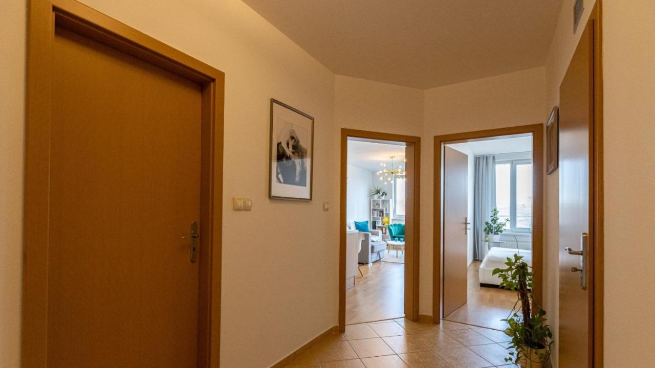 2 Room Apartment With Terrace, New Building, Jegeho Братислава Екстериор снимка