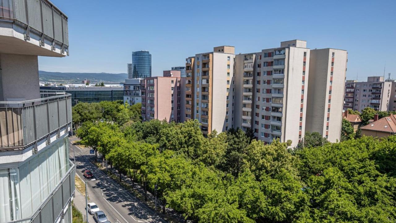 2 Room Apartment With Terrace, New Building, Jegeho Братислава Екстериор снимка