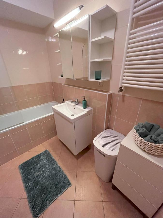 2 Room Apartment With Terrace, New Building, Jegeho Братислава Екстериор снимка