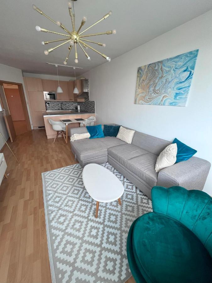 2 Room Apartment With Terrace, New Building, Jegeho Братислава Екстериор снимка
