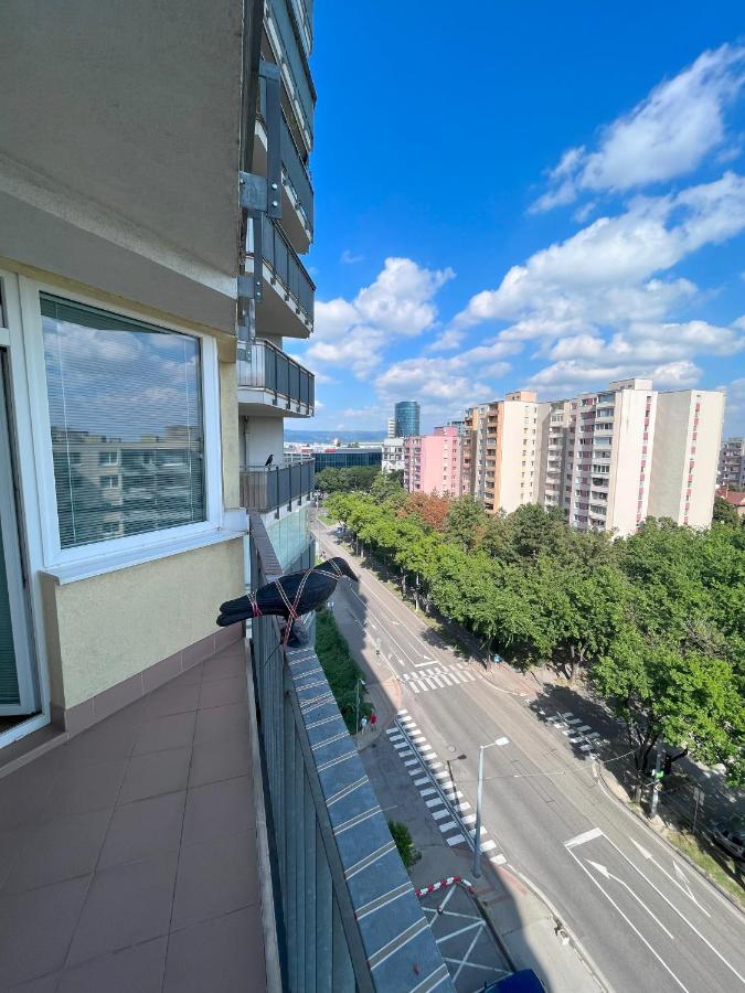 2 Room Apartment With Terrace, New Building, Jegeho Братислава Екстериор снимка