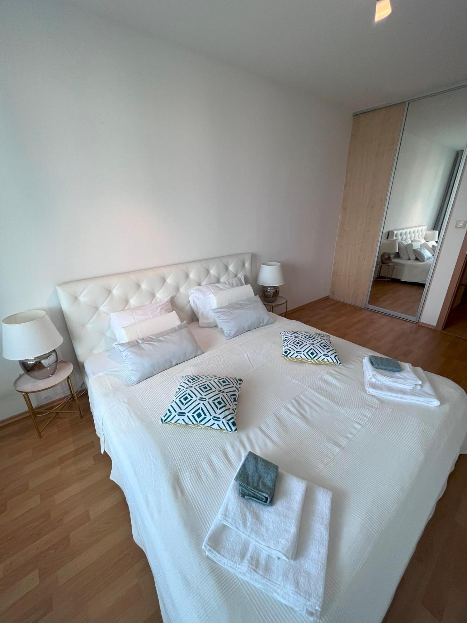 2 Room Apartment With Terrace, New Building, Jegeho Братислава Екстериор снимка
